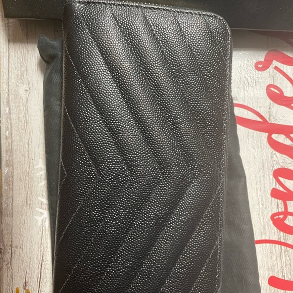 YSL wallet AUTHENTIC - Picture 3 of 10